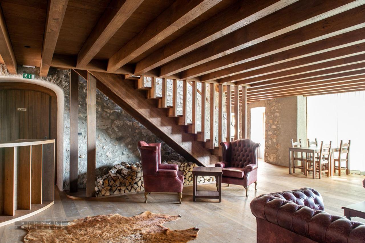 Vinica Castle 호텔 외부 사진